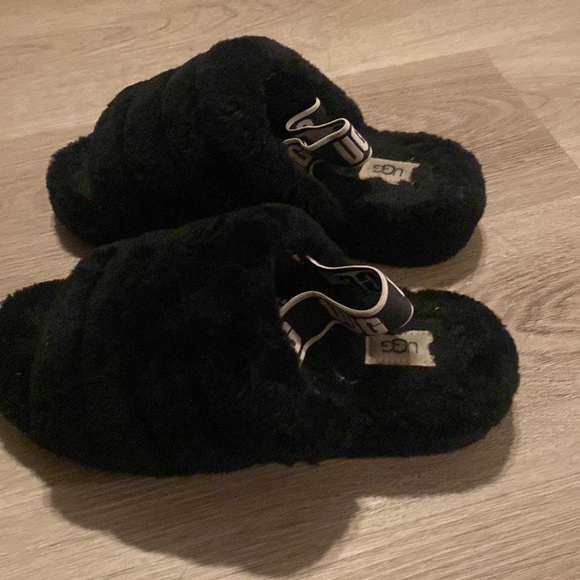 UGG Fluff Yea Slides - Picture 3 of 3